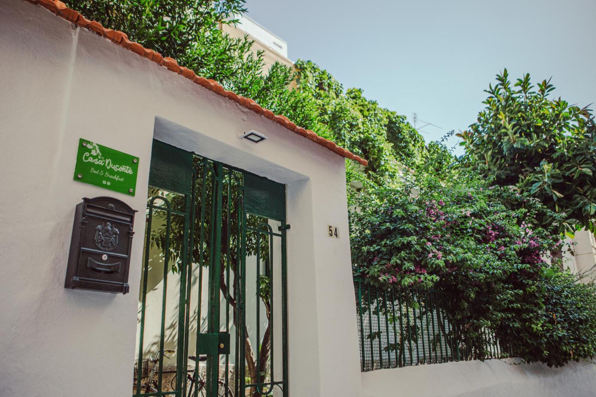 Casa Duconte Acomodação com café da manhã Barletta Exterior foto