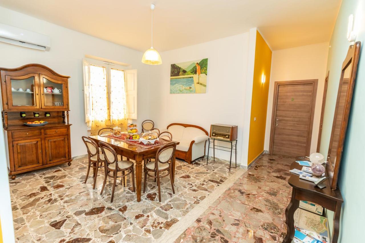 Casa Duconte Acomodação com café da manhã Barletta Exterior foto